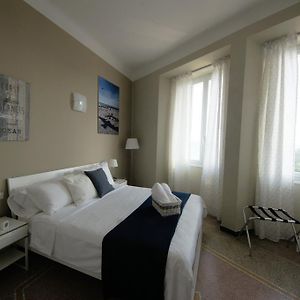 Luna Rooms